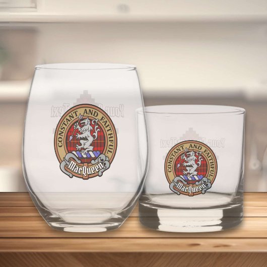Clan MacQueen Crest boven Tartan Whisky Glas