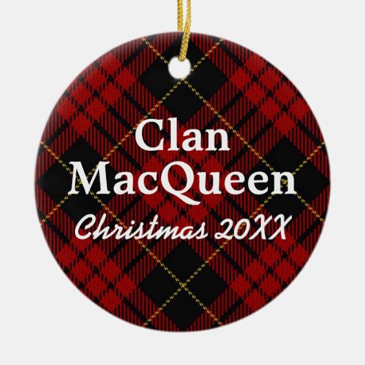 Clan MacQueen Scottish Red en Black Tartan Keramisch Ornament (Voorkant)