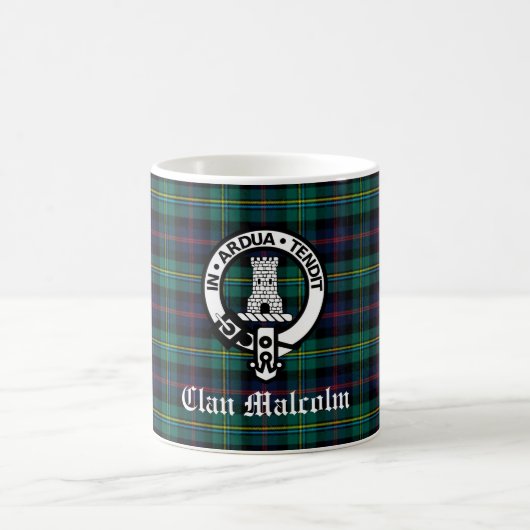 Clan Malcolm Crest Badge en Tartan Koffiemok (Center)