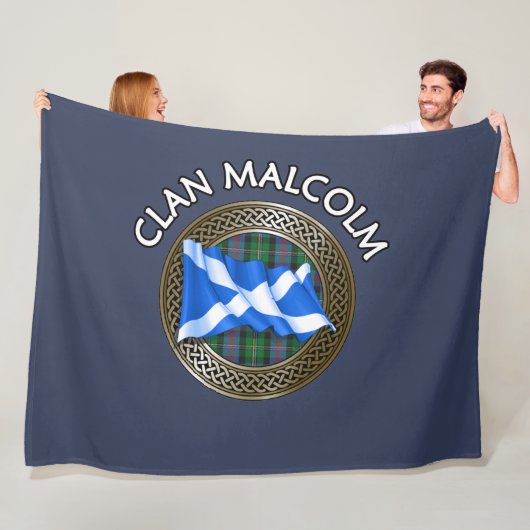Clan Malcolm Tartan Knot & Flag Fleece Deken (In situ)
