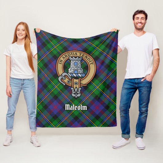 Clan Malcolm Wapen over Tartan Fleece Deken (In situ)