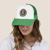 Clan Malcolm wapenschild over tartan Trucker Pet (In situ)