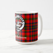 Clan Matheson Crest Badge en Tartan Koffiemok (Voorkant rechts)