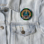 Clan Morrison Crest over het jagen op Tartan Ronde Button 5,7 Cm (In situ)