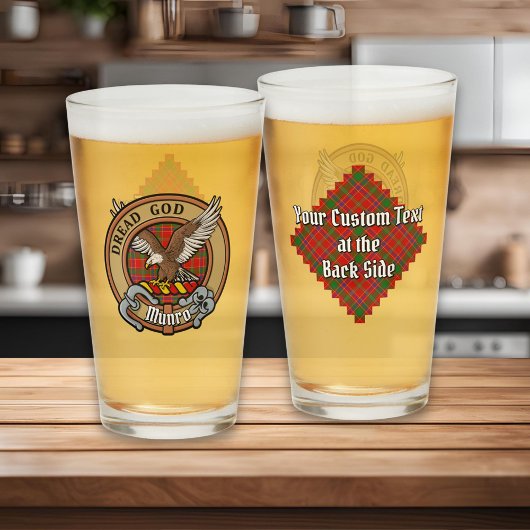Clan Munro Wapen over Tartan Glas