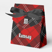 Clan Ramsay Crest over Red Tartan Bedankdoosjes (Voorkant Zijde)