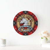 Clan Ramsay Crest over Red Tartan Grote Klok (Huis)