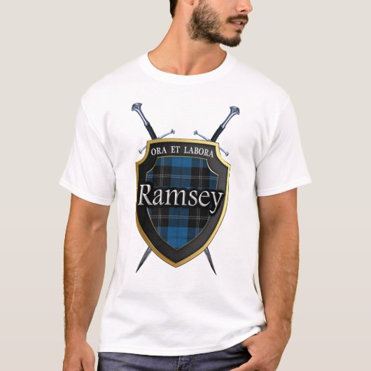 Clan Ramsey Ramsay Tartan Pset Shield & Swords T-shirt (Voorkant)