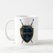 Clan Ramsey Ramsay Tartan Shield and Swords Koffiemok (Links)