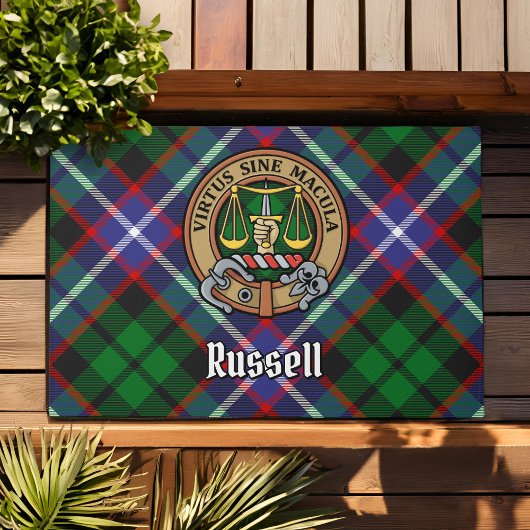 Clan Russell Crest over Tartan Deurmat