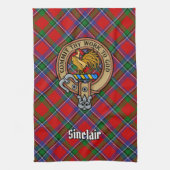 Clan Sinclair Crest boven Tartan Theedoek (Verticaal)