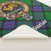Clan Sinclair Crest over de jacht op Tartan Sherpa Deken (3/4)