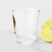 Clan Sinclair Crest over de jacht op Tartan Shot Glas (Rechts)