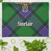 Clan Sinclair Crest over de jacht op Tartan Theedoek (Gevouwen)