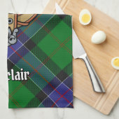 Clan Sinclair Crest over de jacht op Tartan Theedoek (Quarter Fold)