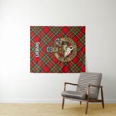 Clan Stewart Crest over Royal Tartan Wandkleed (In Situ (horizontaal))