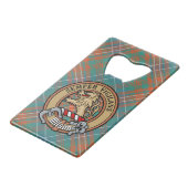 Clan Wilson Crest over het oude Tartan Creditkaart Flessenopener (Voorkant Gekanteld)