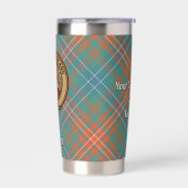 Clan Wilson Crest over het oude Tartan Geïsoleerde Drinkbeker (Links)