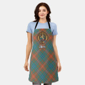 Clan Wilson Crest over het oude Tartan Schort (Gedragen)