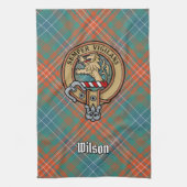 Clan Wilson Crest over het oude Tartan Theedoek (Verticaal)