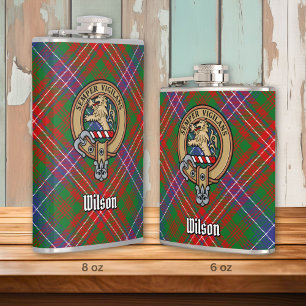 Clan Wilson Crest over Modern Tartan Heupfles
