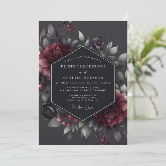 Claret Somber Flora Wedding Kaart (Staand voorkant)