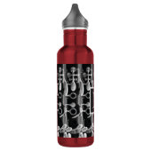 Clarinet met rood, zwart en wit monogram waterfles (Links)