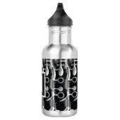Clarinet met rood, zwart en wit monogram waterfles (Rechts)