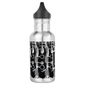 Clarinet met rood, zwart en wit monogram waterfles (Links)