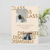 Class Dismissed 2026 Photo Minimal Graduation  Kaart (Staand voorkant)