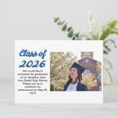 Class of 2026 blue script graduation photo kaart (Staand voorkant)