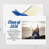 Class of 2026 blue text graduation photo kaart (Voorkant / Achterkant)