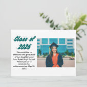 Class of 2026 green typography graduation photo kaart (Staand voorkant)