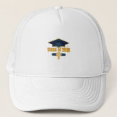 Class of 2026 – Modern Graduation Typography Trucker Pet (Voorkant)