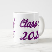 Class of 2026 purple script graduation grote koffiekop (Voorkant rechts)