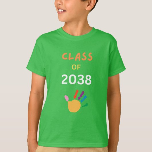 Class of 2038 with fingerpaint t-shirt (Voorkant)