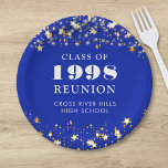 Class Reunion Royal Blue Gold Sterren gepersonalis Papieren Bordje<br><div class="desc">Vier met klasgenoten op uw school of college class reünie met deze gepersonaliseerde en aangepaste kleur papier borden voor elke afstudeerklas (het jaar is bewerkbaar) met uw klas jaar en school naam. Het ontwerp is voorzien van gouden sterren en snaarlampjes tegen een bewerkbare koningsblauwe achtergrondkleur en tekstkleuren die u kunt...</div>