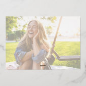 Classic Afstuderen Fotosjabloon Gold Script Folie Uitnodiging (Achterkant)