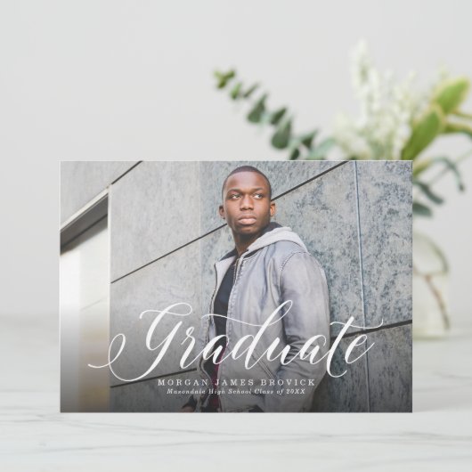 Classic afstuderen script horizontaal marine afstu aankondiging (Staand voorkant)