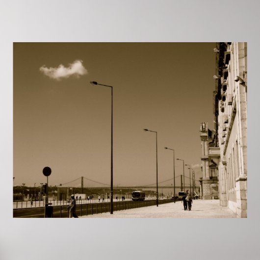 Classic Black and White City Street in Lissabon Poster (Voorkant)