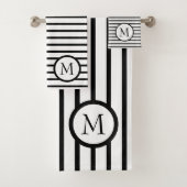 Classic Black en White Stripe Monogram Bad Handdoek (Insitu)