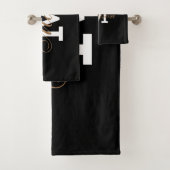 Classic Black Gold Trendy Monogram naam Bad Handdoek (Insitu)