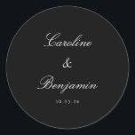 Classic Black Script Elegant Wedding Custom Ronde Sticker<br><div class="desc">Stijlvolle formele klassieke klassieke traditionele scriptversie van elegante weddenschappen Aangepaste klassieke Ronde Sticker met zwarte achtergrond en witte tekst</div>