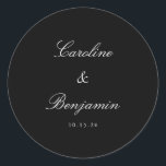 Classic Black Script Elegant Wedding Custom Ronde Sticker<br><div class="desc">Stijlvolle formele klassieke klassieke traditionele scriptversie van elegante weddenschappen Aangepaste klassieke Ronde Sticker met zwarte achtergrond en witte tekst</div>