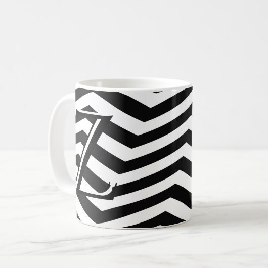 Classic Black White Chevron Zig Zag Monogram Koffiemok (Voorkant links)