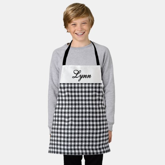 Classic Black & White Gingham | Personalized Name Schort (Gedragen)