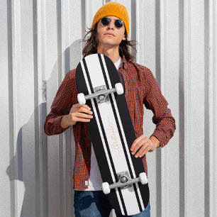 Classic Black White Racing Stripes Gold Monogram Persoonlijk Skateboard
