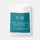 Classic Blauwgroen Monogram Bruiloft Favor Bag Bedankzakje (Voorkant)