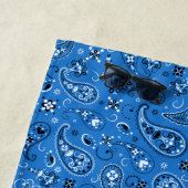 Classic Blue Bandana Paisley Strandlaken (In situ)