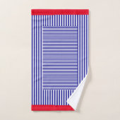 CLASSIC BLUE GEOMETRISCH STRIPE RED TRIM BAD HANDDOEK (Handdoek)